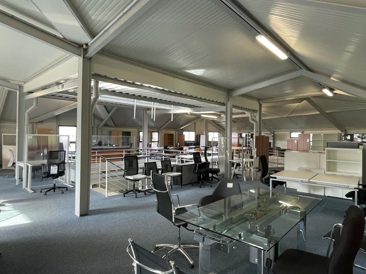 Local d'activité Crespières 737m² Vente local d'activité Crespières Yvelines OVACT2534101 0